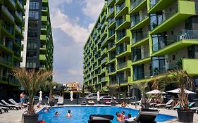 Glamour Sea View Family Apartments - Spa N Pools Resort